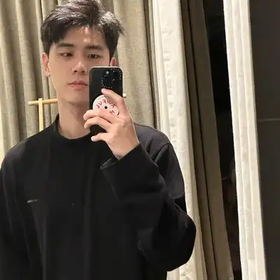万巧诚